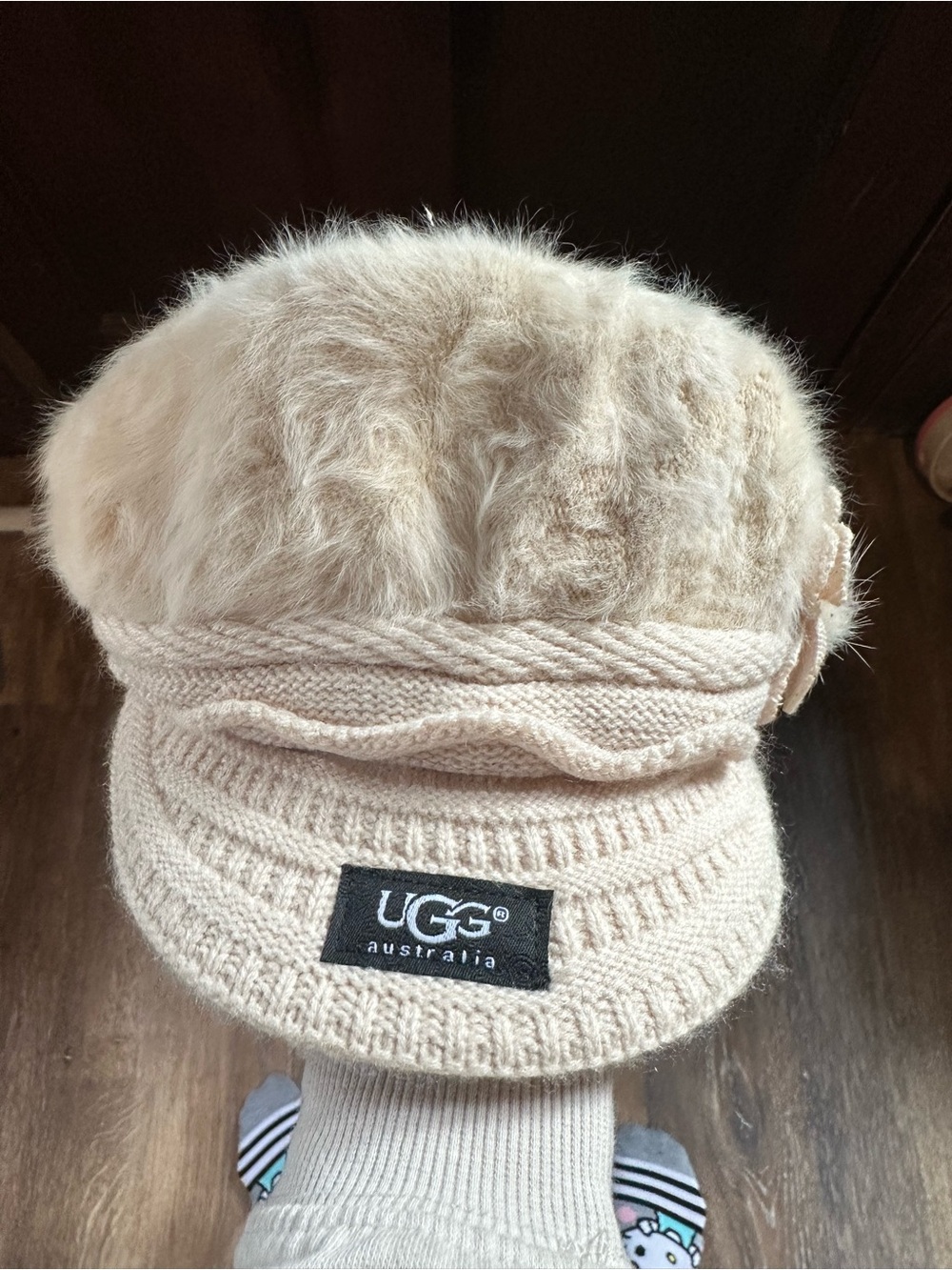 VINTAGE UGG super soft pink beige Faux-Fur Knit brimmed hat